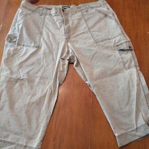 Gray brown Capri